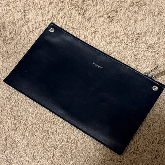 Saint Laurent Elegant Black Leather Pouch - Picture 1 of 7